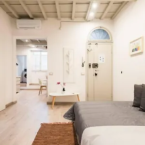 https://cozy-apartment-near-ponte-vecchio.it-tuscanyhotel.com